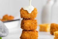 Crispy Mac and Cheese Poppers