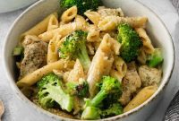 Velvety Chicken & Broccoli Alfredo