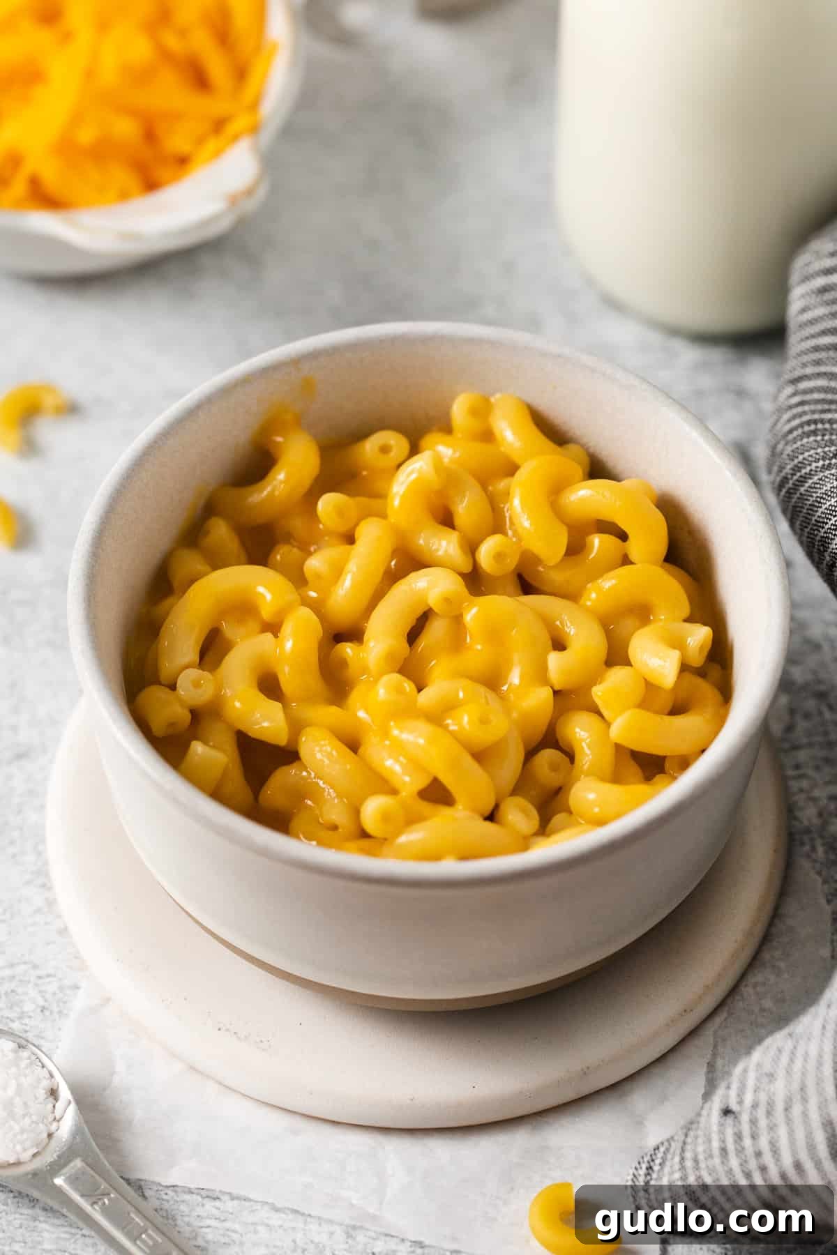 Microwave Mac and Cheese: The Fastest Way to Creamy Comfort Microwave mac and cheese in a bowl, ready to eat.